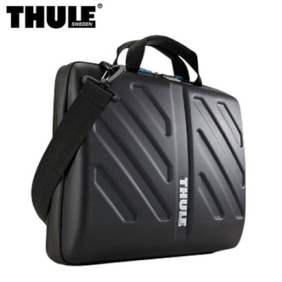 Thule Gauntlet Attache Case for Apple MacBook 15” Hard Shell Laptop Bag Black - Picture 1 of 13